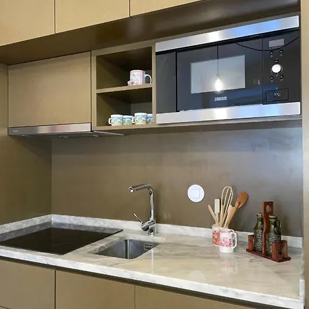 Apartment Sweet Family Iii *